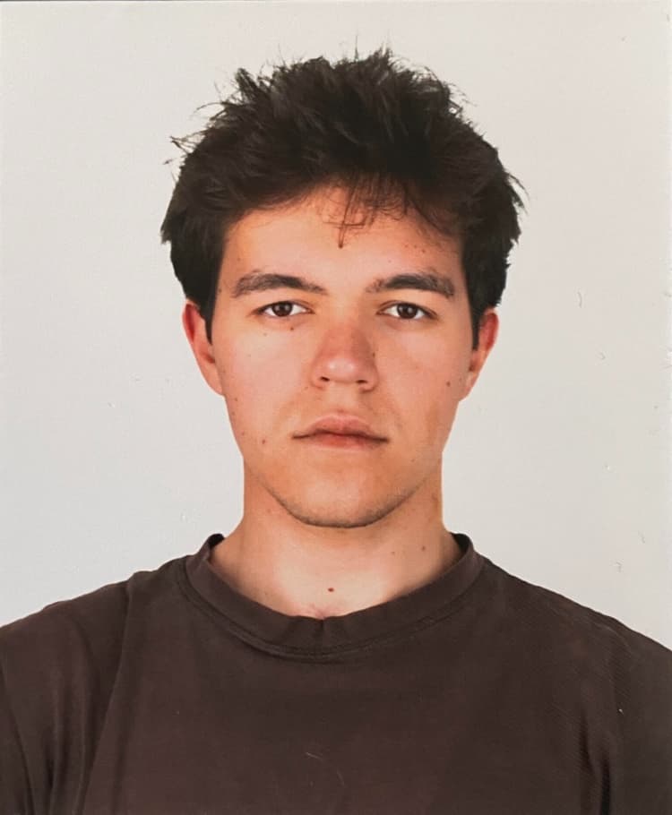 Tunga Öztek, adlı sanatçı profil fotoğrafı