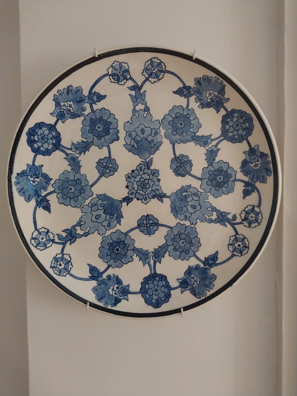 Mavi beyaz dekoratif çini tabak  - Görsel 1