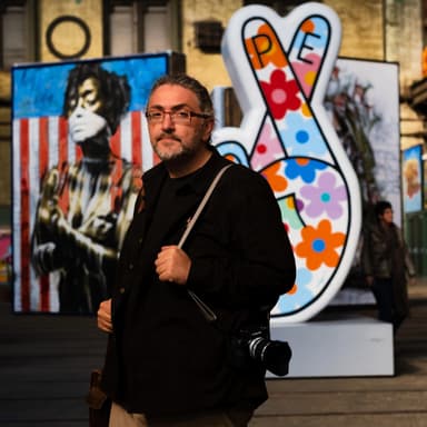 Burhan  Güçlü, adlı sanatçı profil fotoğrafı