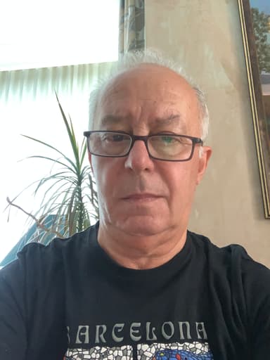 Ruhi Aksoy, adlı sanatçı profil fotoğrafı