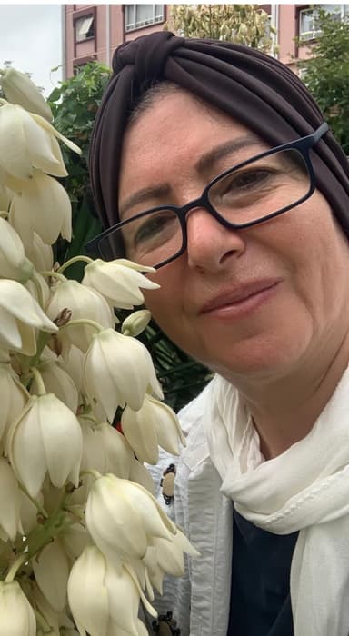 Nazmiye Hülya İncaman, adlı sanatçı profil fotoğrafı