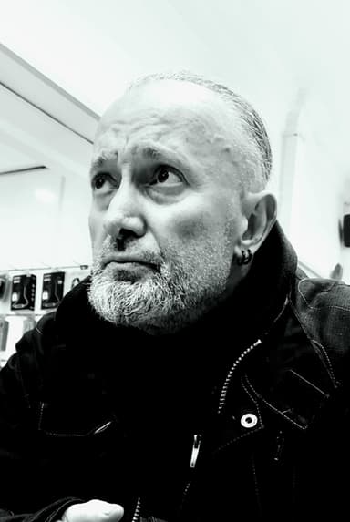 güven araz, adlı sanatçı profil fotoğrafı