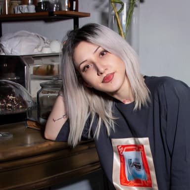 Naz Işıksoy, adlı sanatçı profil fotoğrafı