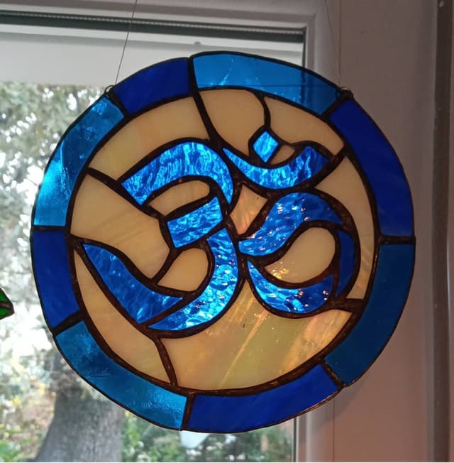 Aum Yazı, Vitray Sanatı