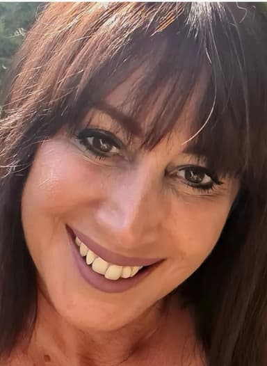 Leyla Yelkenci Kayaalp, adlı sanatçı profil fotoğrafı