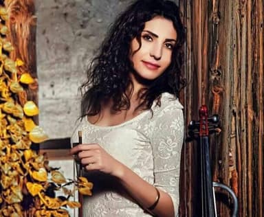 Yeşim Yanmış, adlı sanatçı profil fotoğrafı