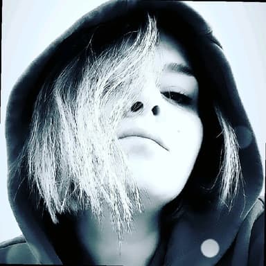 Yeliz Sarmış Soyuçeşmeli, adlı sanatçı profil fotoğrafı