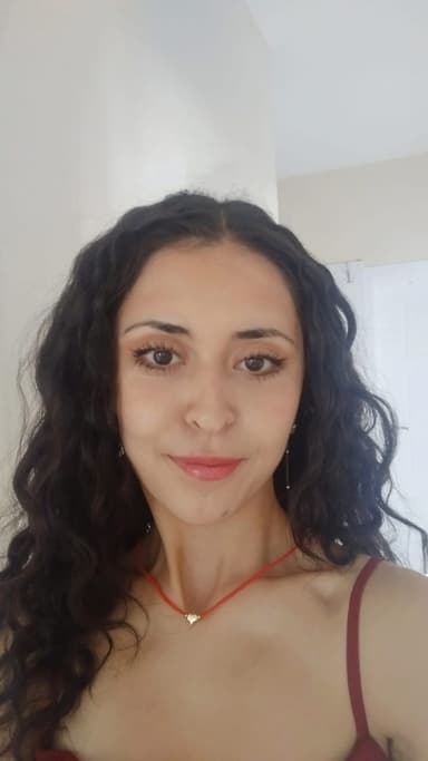 AYŞEGÜL ÖZER, adlı sanatçı profil fotoğrafı